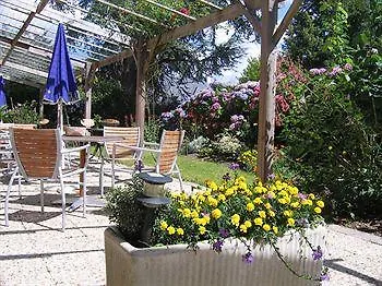 Brit Kara Anne D'auray Hotel